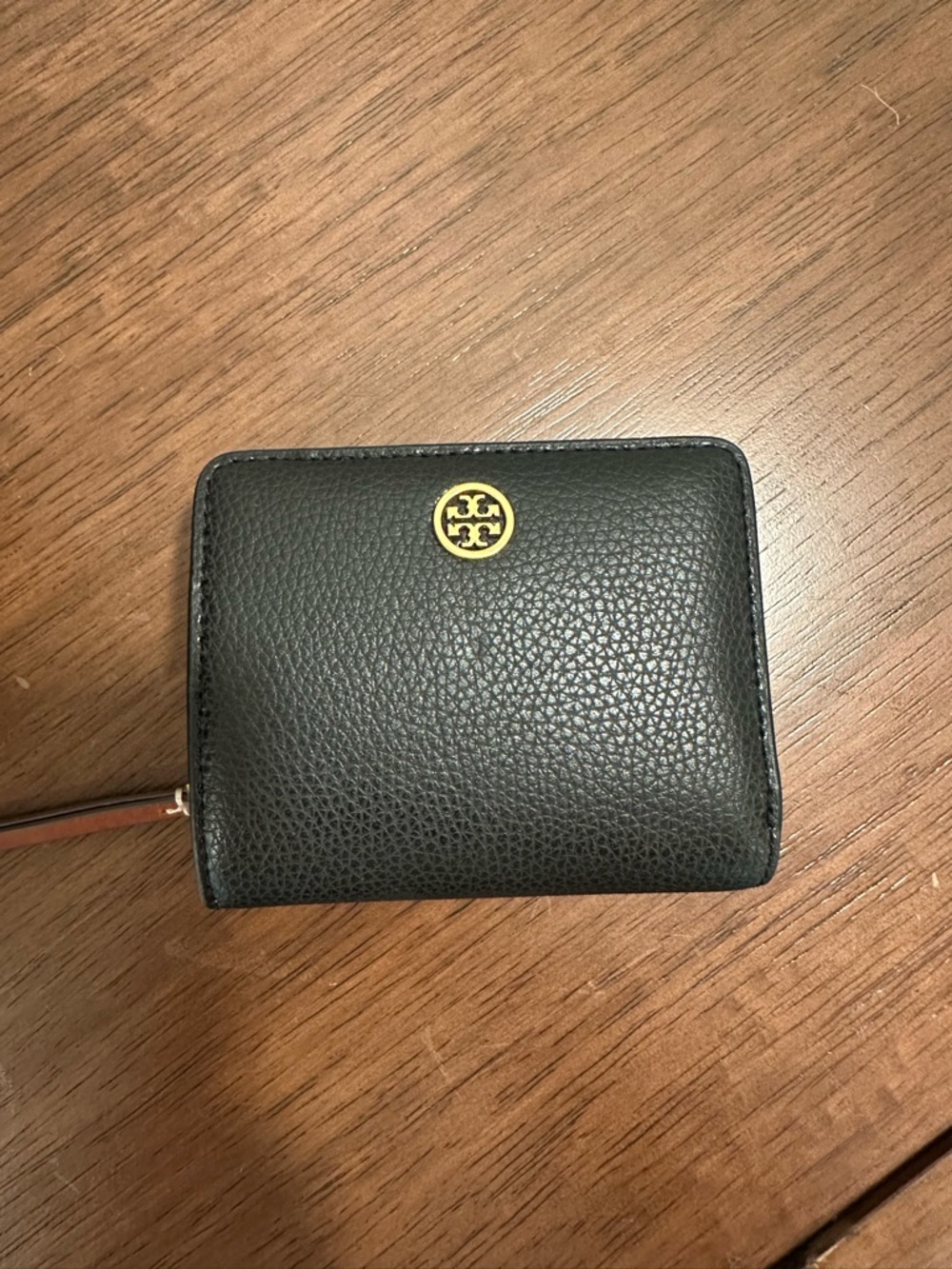Tory Burch Black Robinson Pebbled Leather Zip-Around Bi-fold Wallet w Gold Logo - Picture 6 of 6